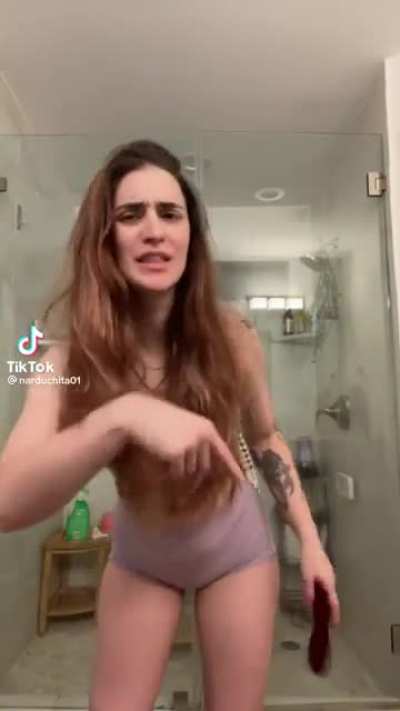 She’s been juggling that dumptruck for years… not sure why she doesn’t have tons of followers