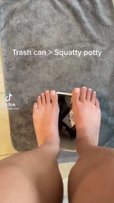 Mia Khalifa's feet