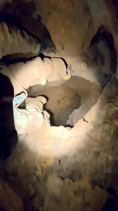 Free climbing an Old Mine Shaft