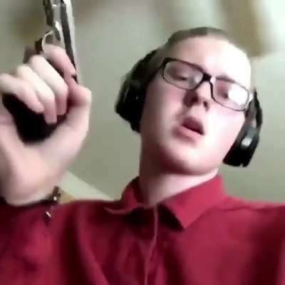 No trigger disci<wbr>pline<wbr>…dude almost blew his head off