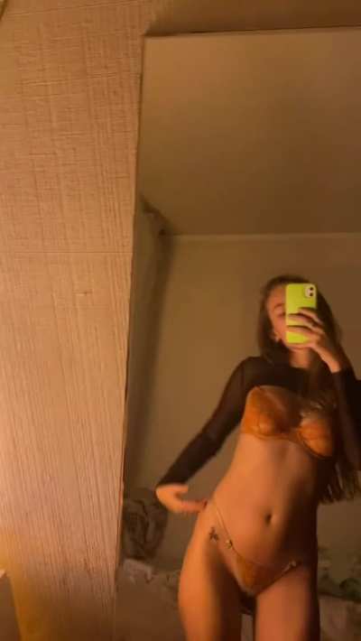 Really like taking pictures, especially selfies! and if they look sexy, it's doubly bette<wbr>r!殺??<wbr>Hey, I'm Dina 殺