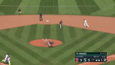 [Highlight] Julio Rodriguez steals home on a nifty play to extend the mariners lead in the 7th