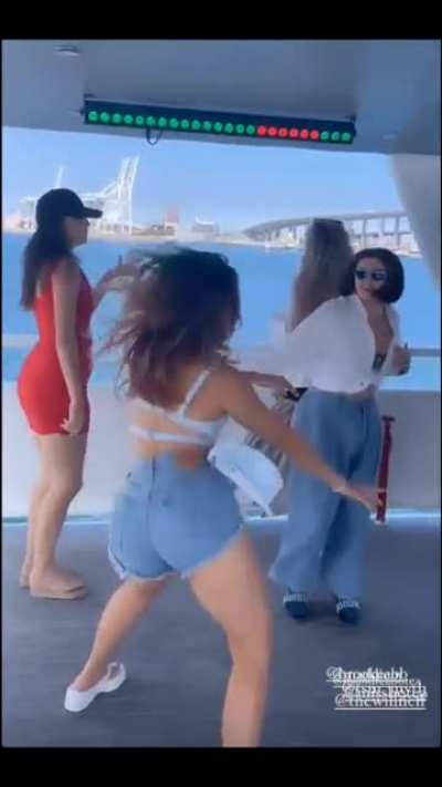 Andrea Botez going wild