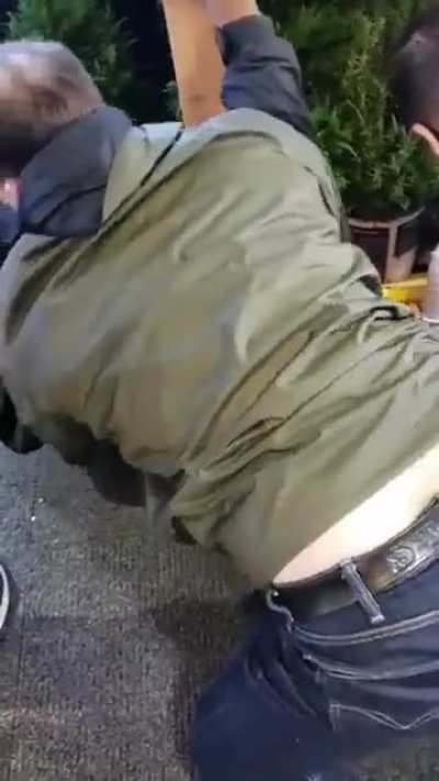 Safeway employees in Portland detain a thief who claims he can’t breathe. A bystander records the incident and accuses the employees of being racist