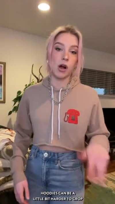 Courtney showing how to make a crop top 👌