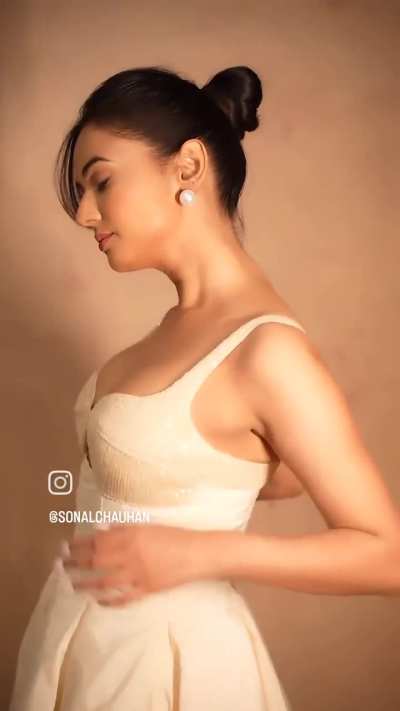 Sonal sexy 
