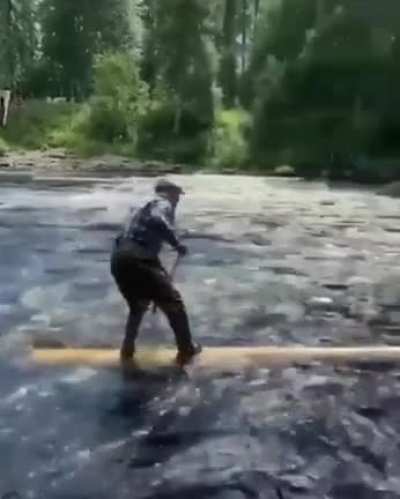 Retired logger shows us how it was done back in the day.