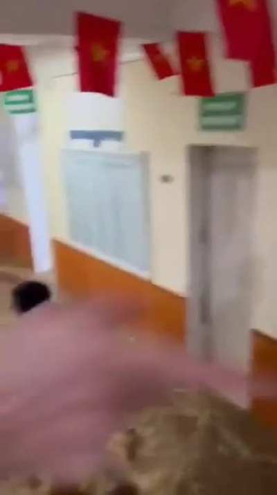 Severe flooding caused by heavy rainfall at Thảo Nguyên Hospital in Mộc Châu, Sơn La Province, Vietnam 🇻🇳 (06.10.2025)