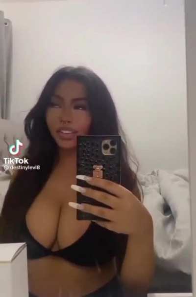 @destinylevi8 😋