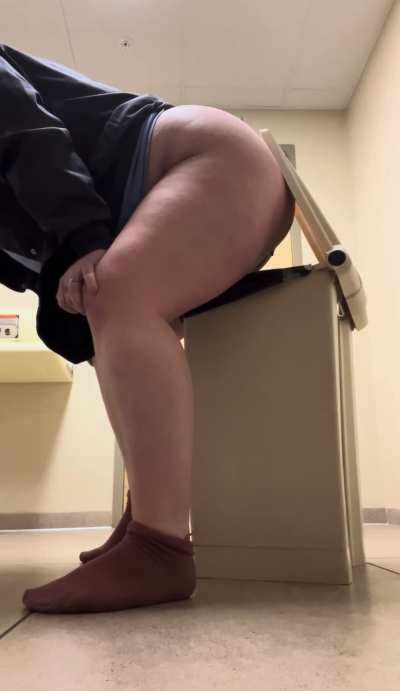 Sour shits in the public trash can… 😮‍💨🖤😅