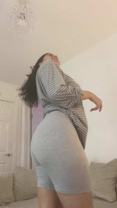 Be honest, would you let me sit on your face?🥺