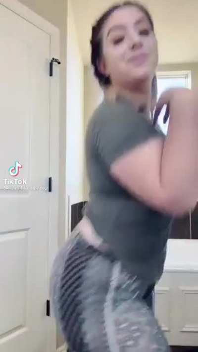 Damn The Ass So Big😱🤤🍑