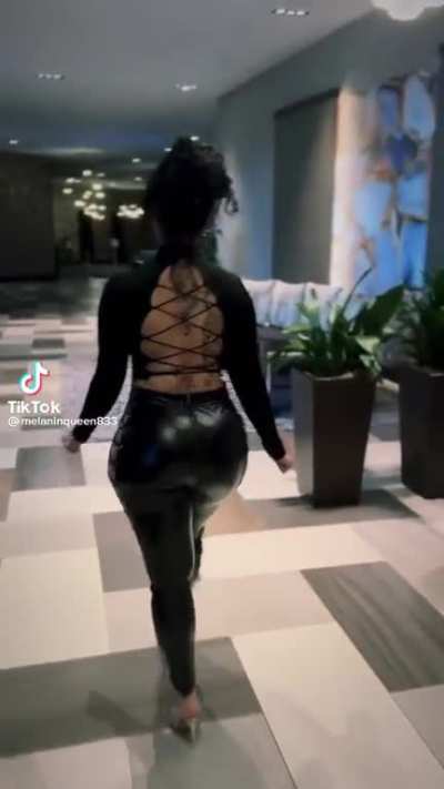 🧟‍♂️🍑