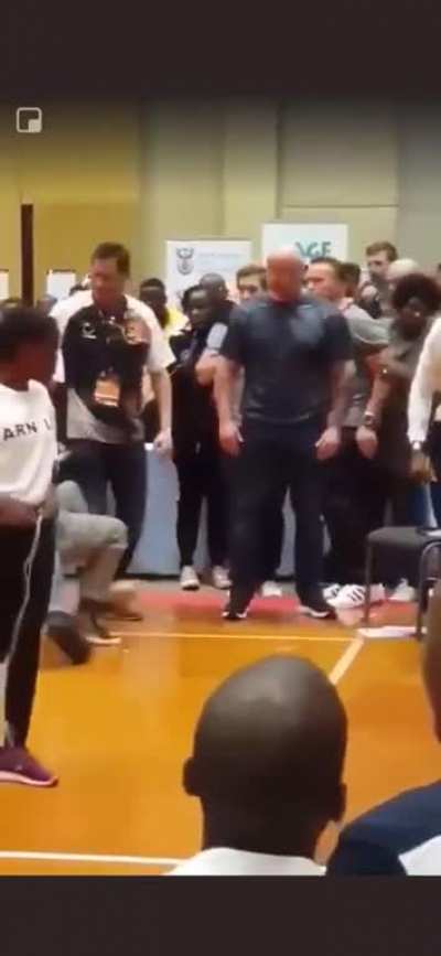 Throwback of the week : Arnold Schwarzenegger got kicked in the back while he was in South Africa