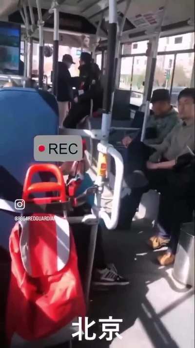 唉，又疯了一个😿