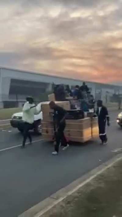 South Africans advancing the looting meta.