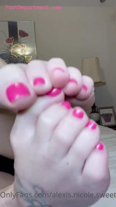 never posted my feet before should I continue idk?