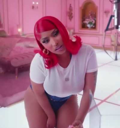 Curvy Nicki