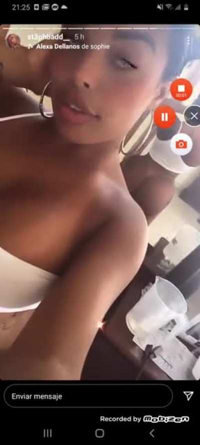 This big fat ass is not normal (I mean that in a good way xd)