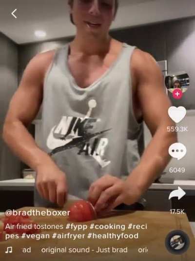 Vegan Nike Tpain bro is a special cringe fusion 👌