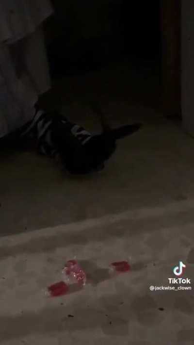 😰
