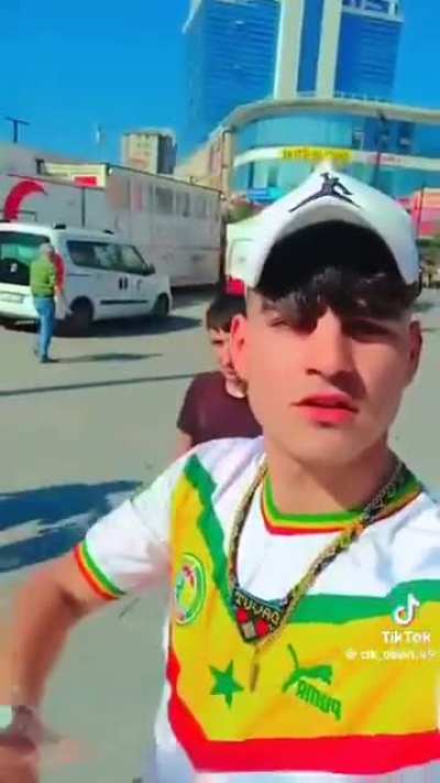 İstanbul'da Şehit Polis Yaşar Özlem'e saygı<wbr>sızlı<wbr>k.