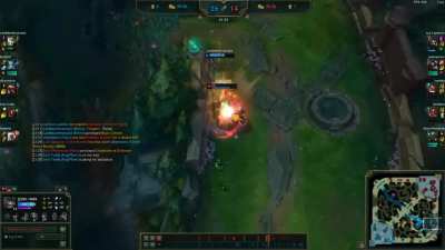 Patch 11.13 - 1% health Tahm Kench vs 100% health Riven