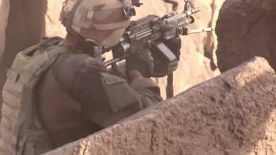 French paratroopers of the 1st RCP fighting against Al Qaeda fighters in Mali in 2013 during Operation Serval