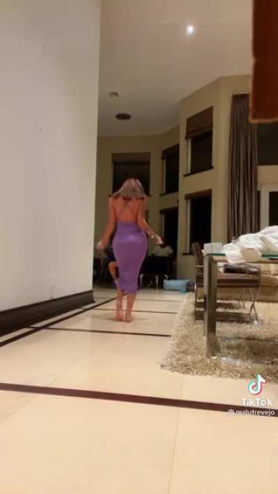 That's a wide ass