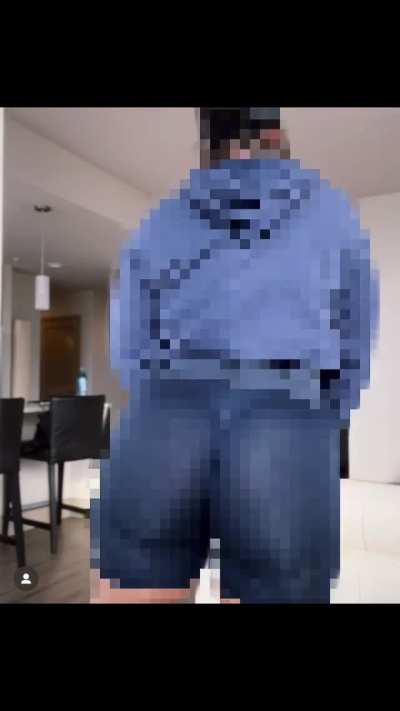 Pixelated vs Non Pixelated, either way that wagon Wagoning