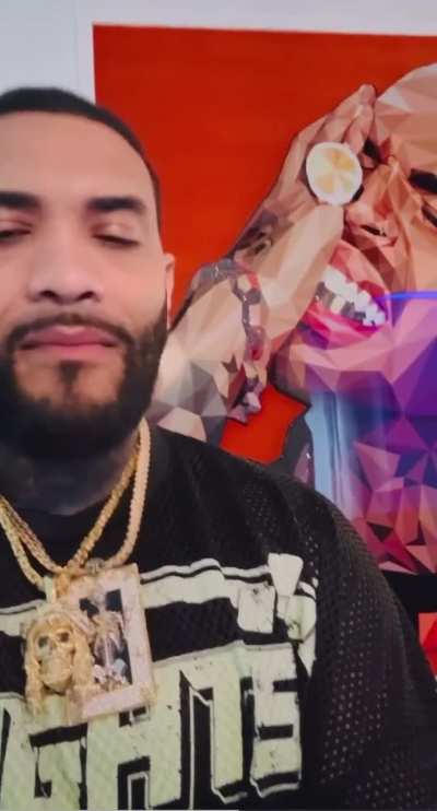 Joyner gives his flowers to Chris Brown