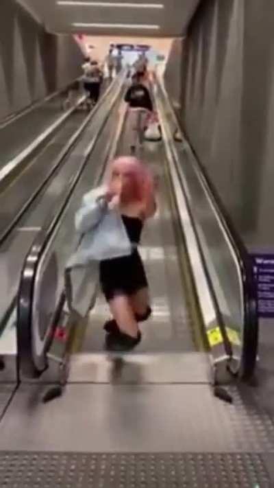 yAsS yOuRe a qUeEn (sorry for the lack of pixels)