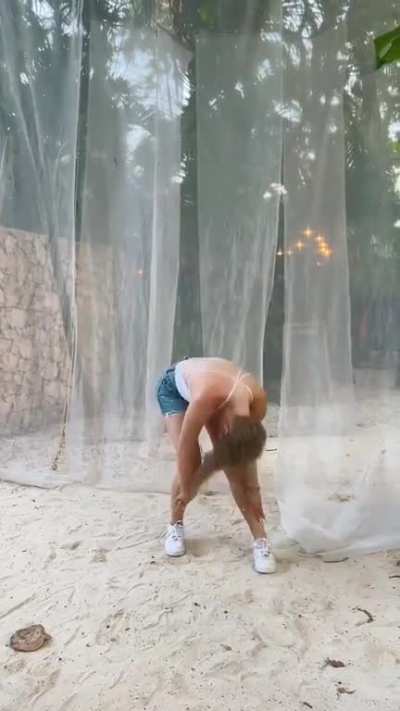 Beach dance