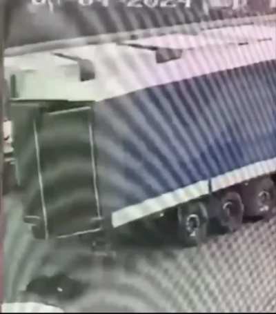 Strong wind knocked out worker