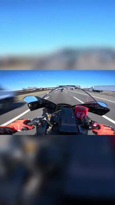 Yamaha R1 & V4 