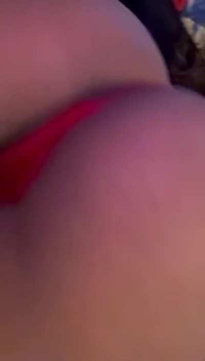 Would you eat my 18 y/o booty? 👅