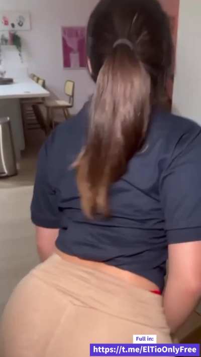 Sexy Delivery Girl Comes to Fuck