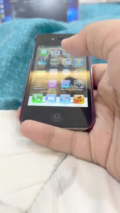 IPHONE 4 showcase
