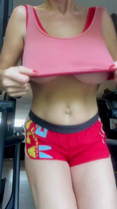 Feel naughty and wet under my boobies [reveal]