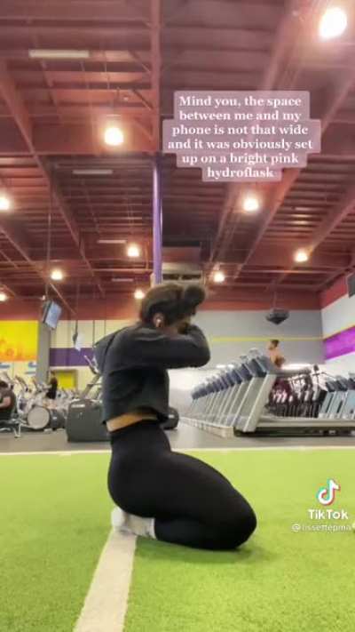 Chick gets offended cause someone dared to walk between her and her phone.
