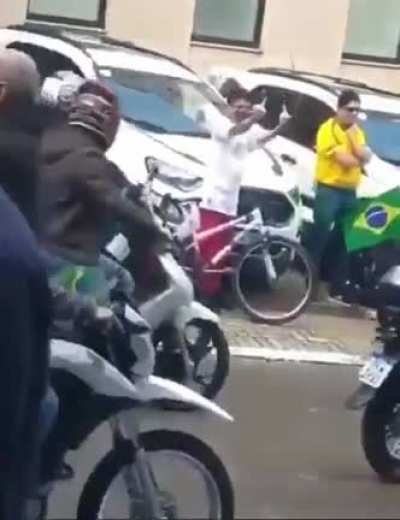 Nem todo herói usa capa, Chapecó/SC