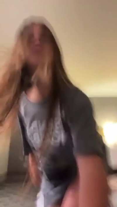 She can shake it