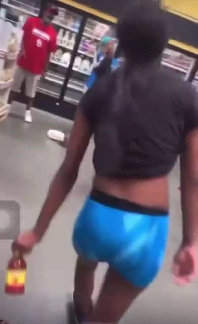 3 women attack a Walmart employee who they seem to know