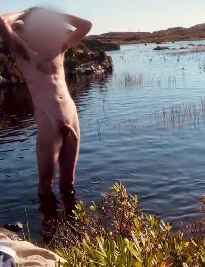 Nothing more refreshing after a long hike in the wilderness! 🏊‍♂️