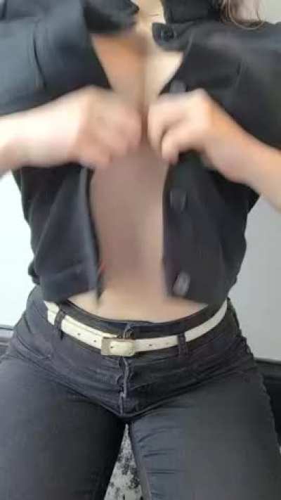 Busty drops