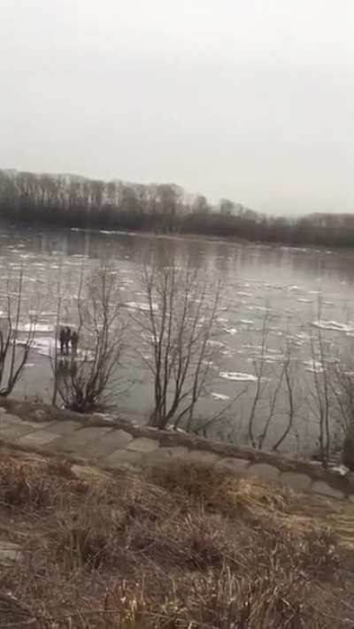 When no taxi, u take river