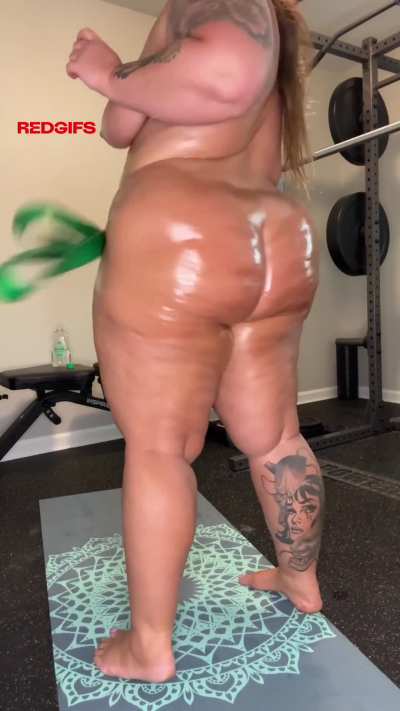 Working out naked 😈😈