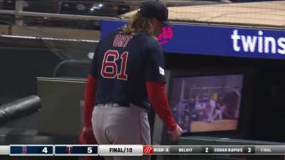 [Highlight] [Highlight] Kyle Farmer and the Twins walk-off the Red Sox in extras.