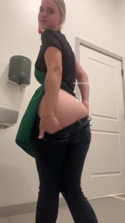 Young barista who acts like a slut 💦