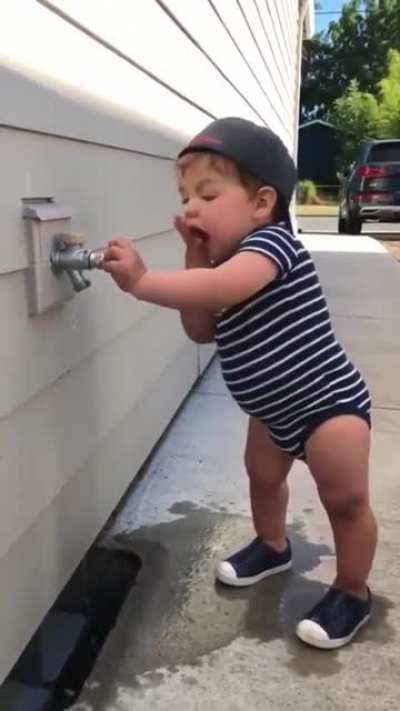 The correct way to drink water